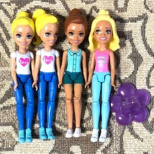 4 Barbie On The Go Dolls with 1 Stand